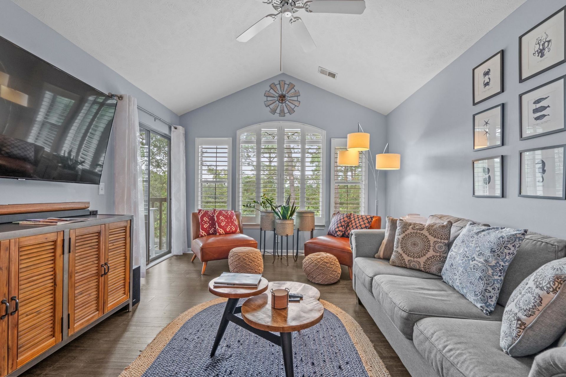 448 Pinehurst Ln. Photo 9
