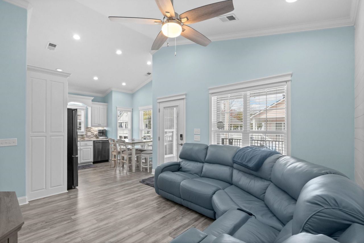 6001 - 1676 S Kings Hwy. Photo 17