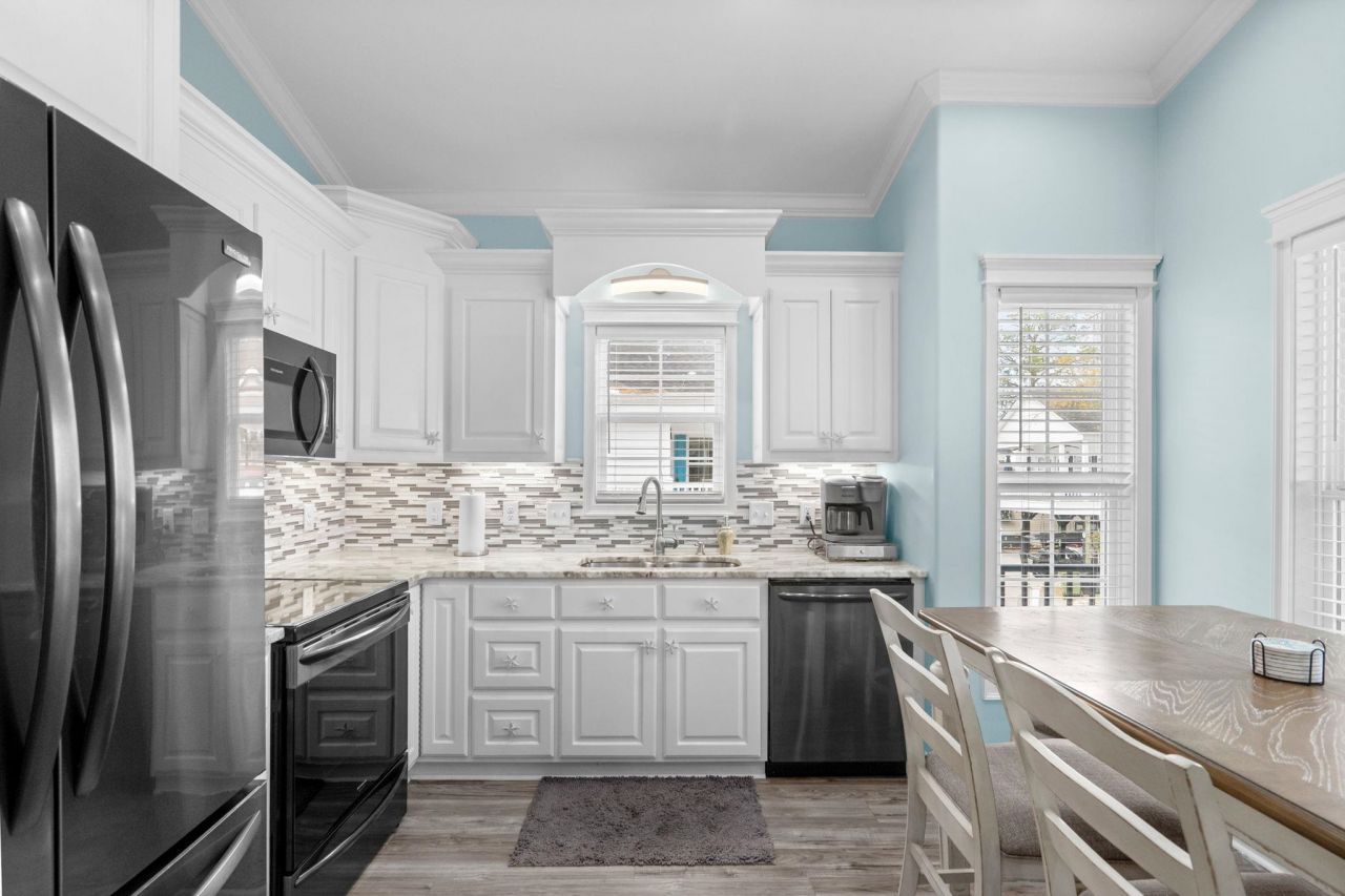 6001 - 1676 S Kings Hwy. Photo 20