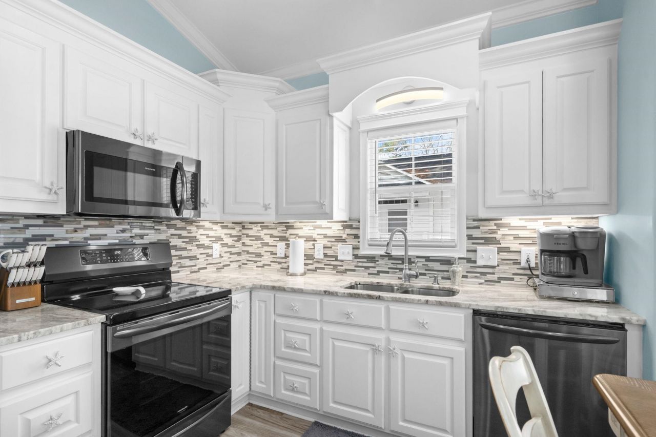 6001 - 1676 S Kings Hwy. Photo 21