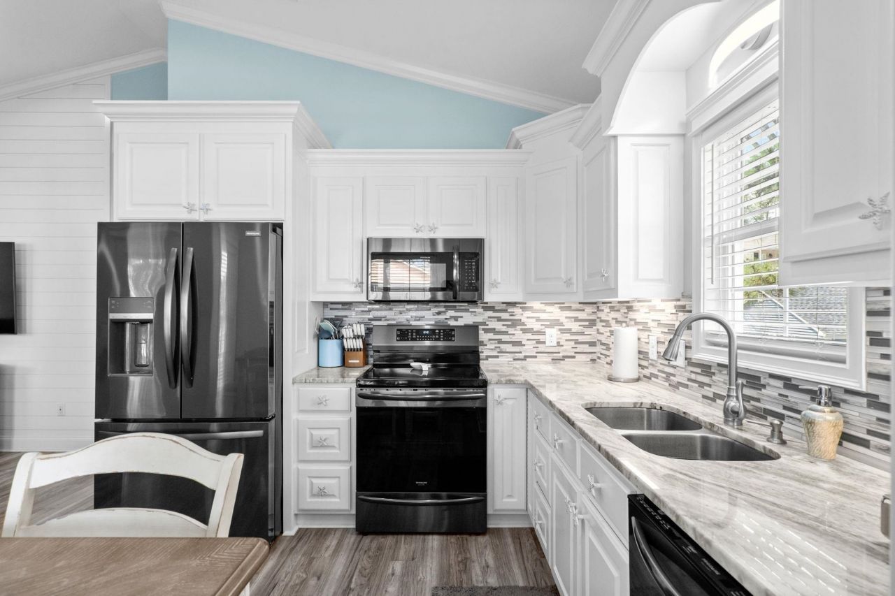 6001 - 1676 S Kings Hwy. Photo 22