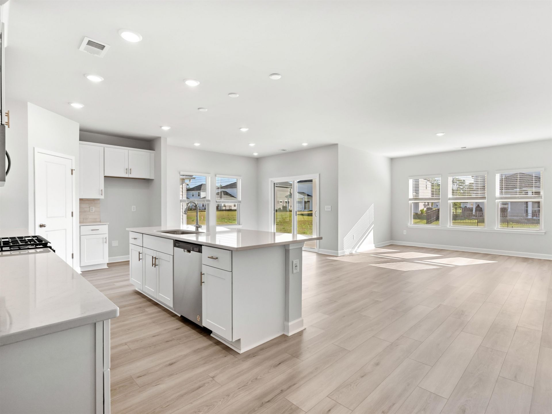 122 Jasmine Dr. Photo 18