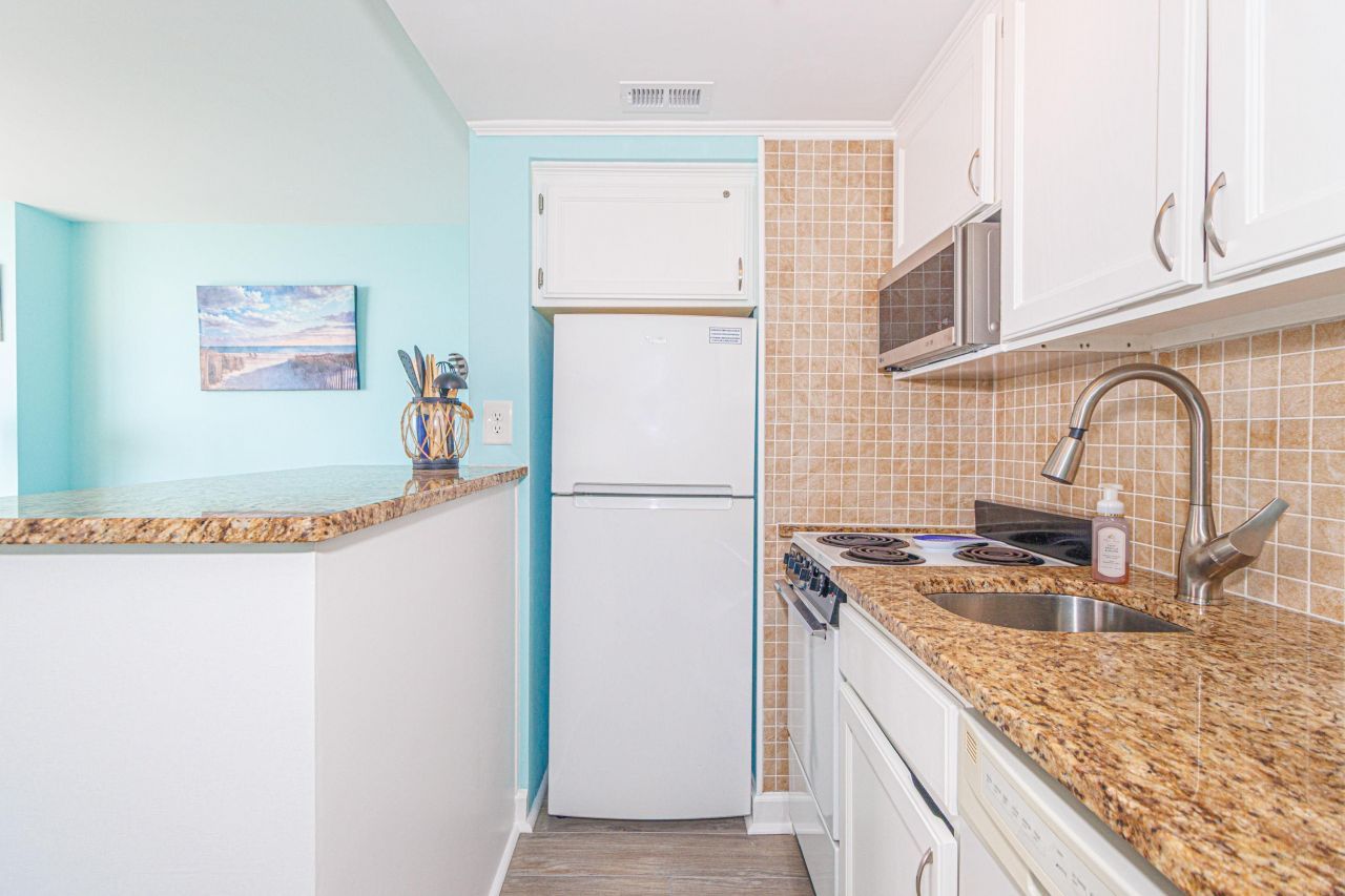 2310 N Ocean Blvd.  Photo 11