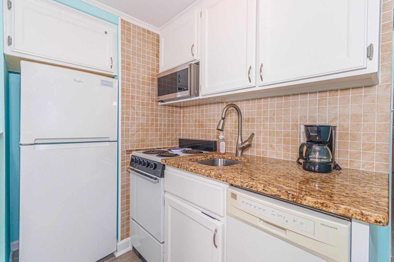 2310 N Ocean Blvd.  Photo 12