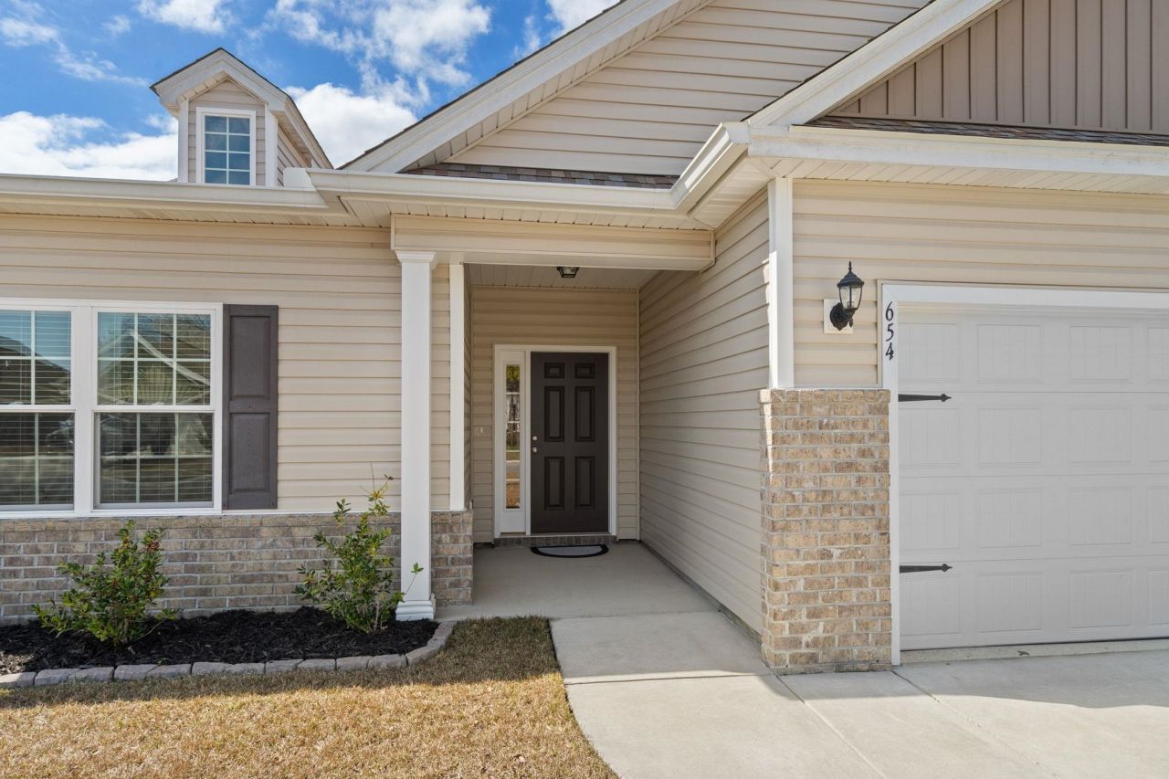 654 Rycola Circle Photo 6