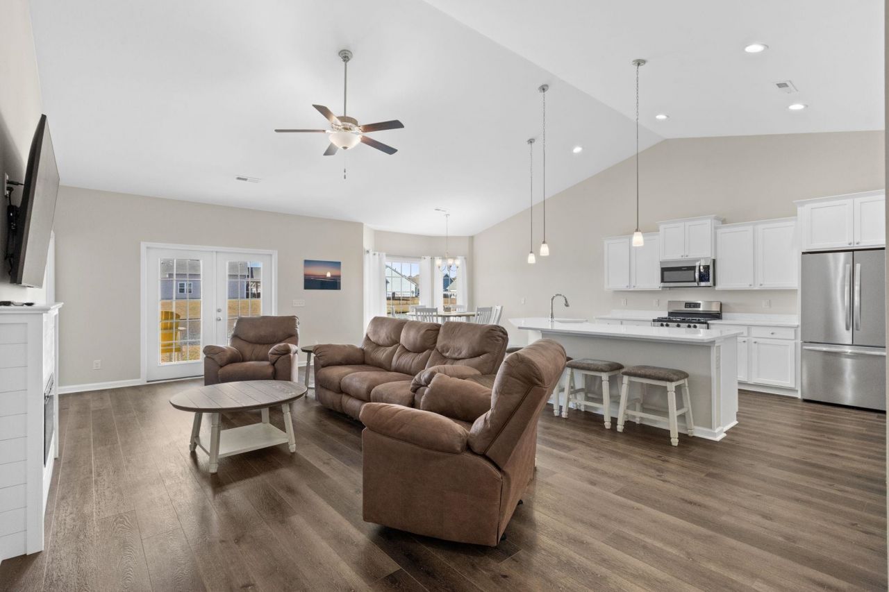 654 Rycola Circle Photo 9