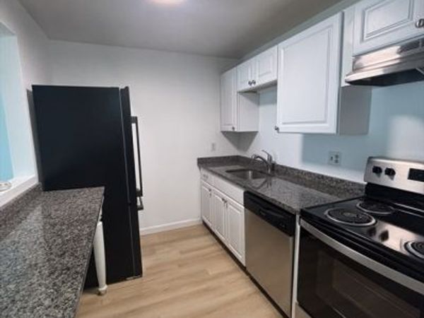 707 Bedford Street, Unit 9, Abington, MA 02351