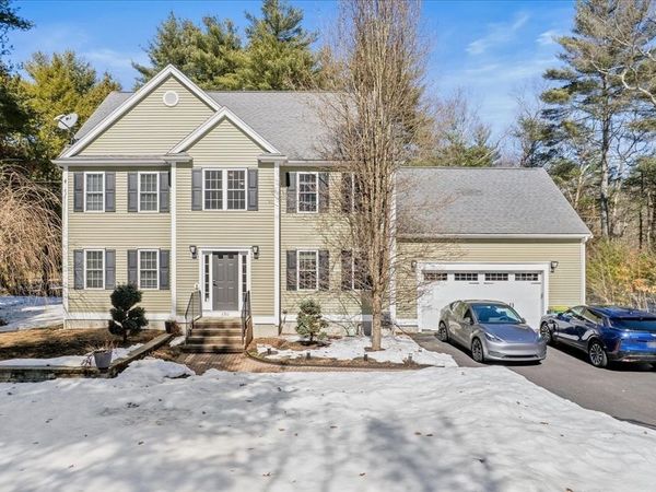 890 Maple St, Mansfield, MA 02048