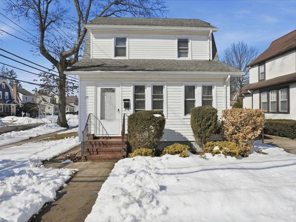 25 Mayfair Avenue , Floral Park, NY 11001