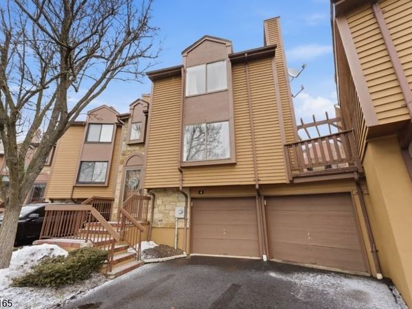 4 Faesch Ct, Rockaway, NJ 07866