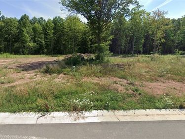 588 Oak Run Drive, Lewiston, NY 14092