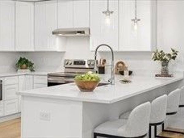 272 Lincoln St, Unit 102, Marlborough, MA 01752