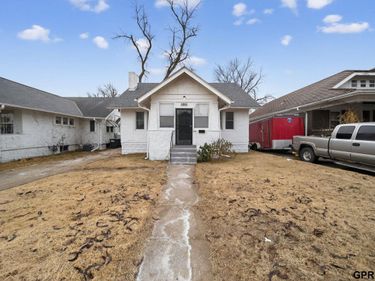 2855 Newport Avenue , Omaha, NE 68112