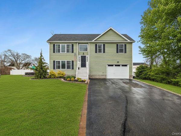 281 Clinton Avenue, East Patchogue, NY 11772