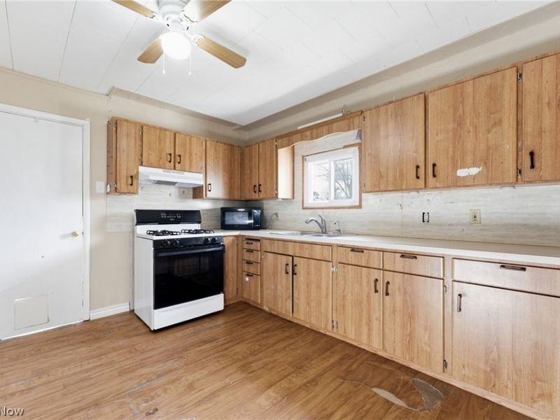 174 Yonker Street, Barberton, OH 44203 Photo 12