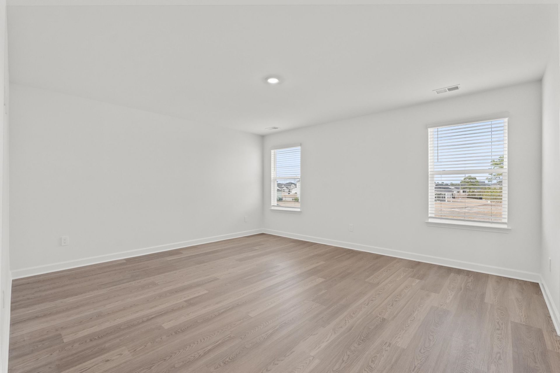 126 Jasmine Dr. Photo 10