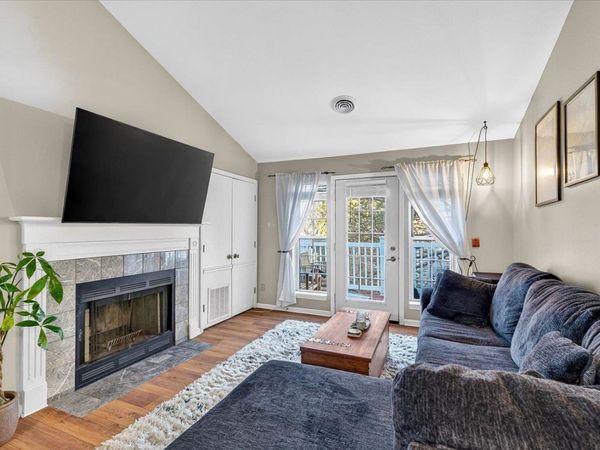 926 Harbor House Drive, Unit 7, Madison, WI 53719