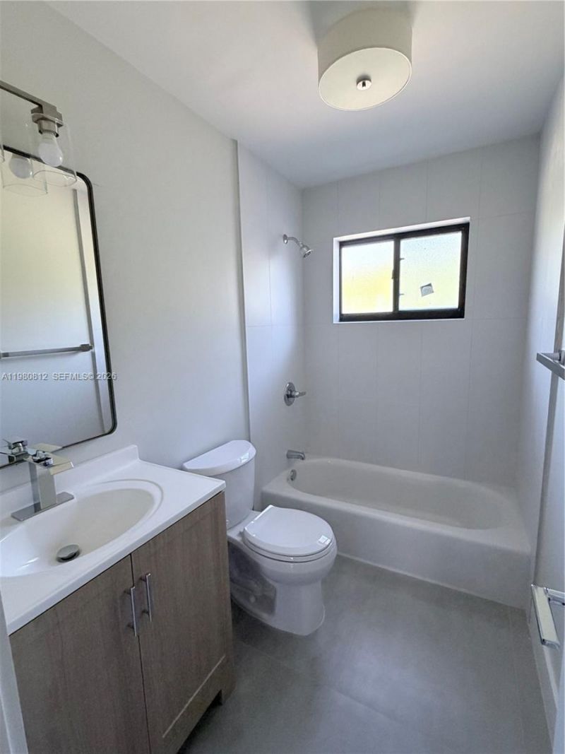 7801 SW 12th St , Unit 7801, Miami, FL 33144 Photo