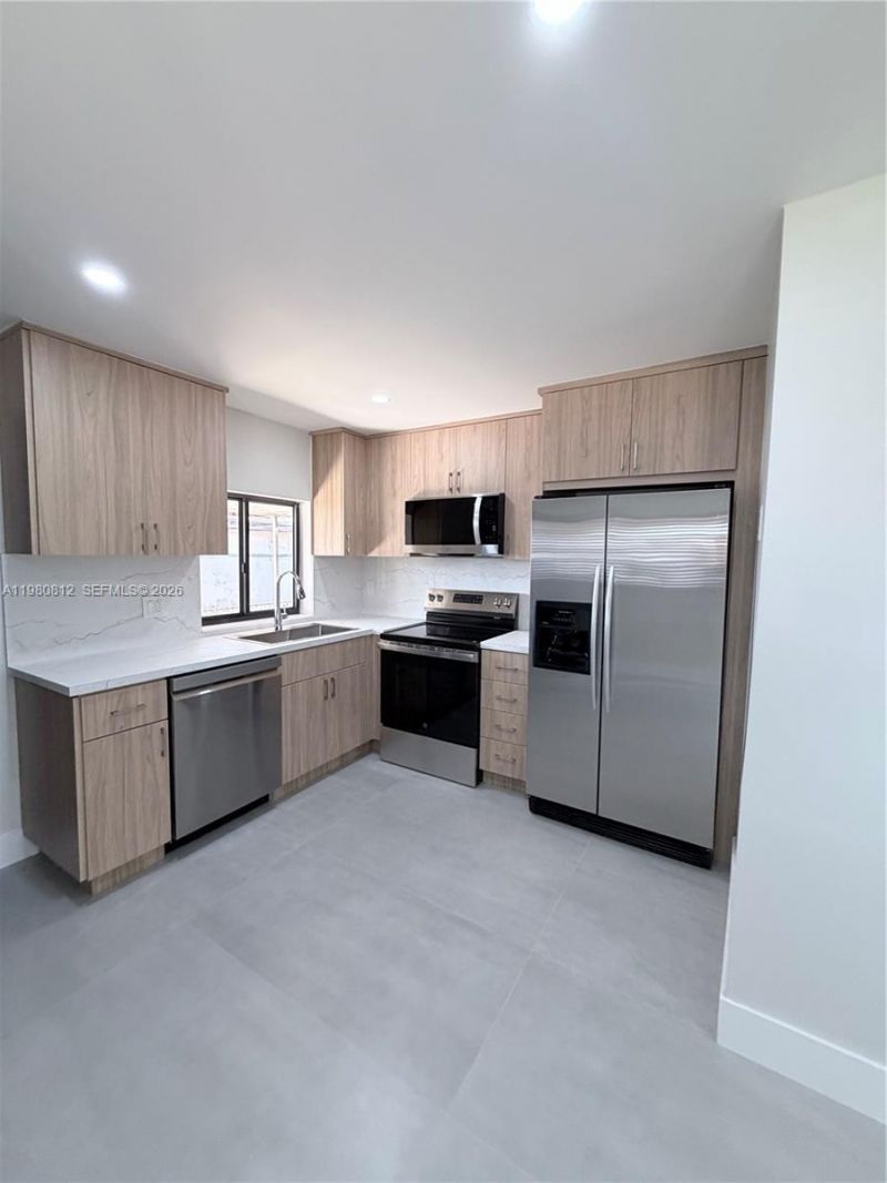 7801 SW 12th St , Unit 7801, Miami, FL 33144 Photo