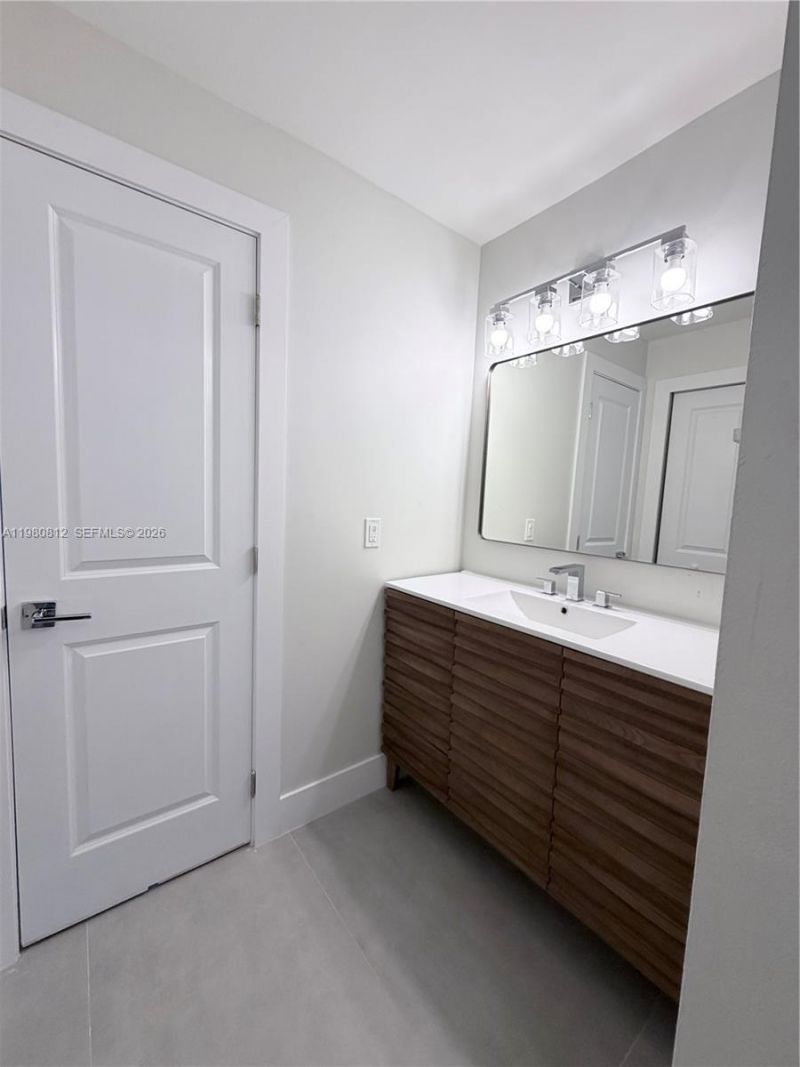 7801 SW 12th St , Unit 7801, Miami, FL 33144 Photo