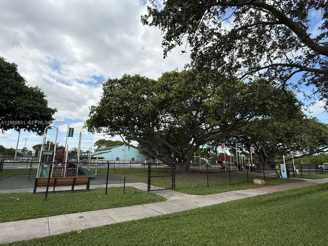 610 NE 2nd St , Unit 205, Dania Beach, FL 33004 Photo