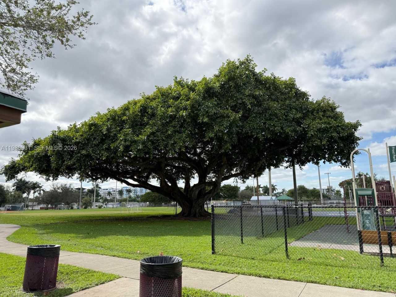 610 NE 2nd St , Unit 205, Dania Beach, FL 33004 Photo