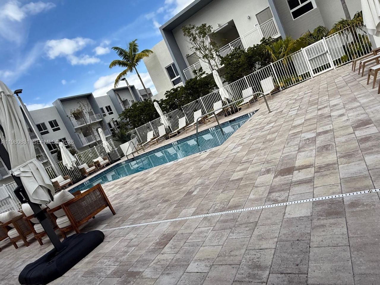 610 NE 2nd St , Unit 205, Dania Beach, FL 33004 Photo