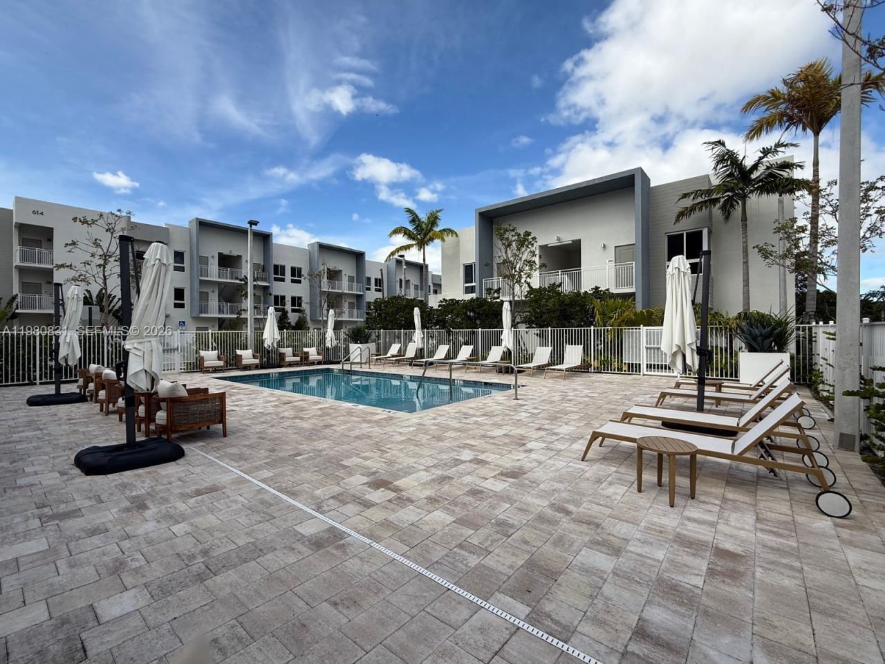 610 NE 2nd St , Unit 205, Dania Beach, FL 33004 Photo