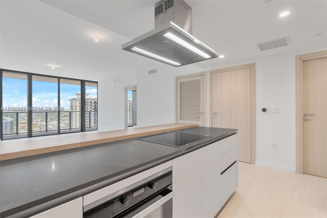 1000 Brickell Plz , Unit 3310, Miami, FL 33131 Photo