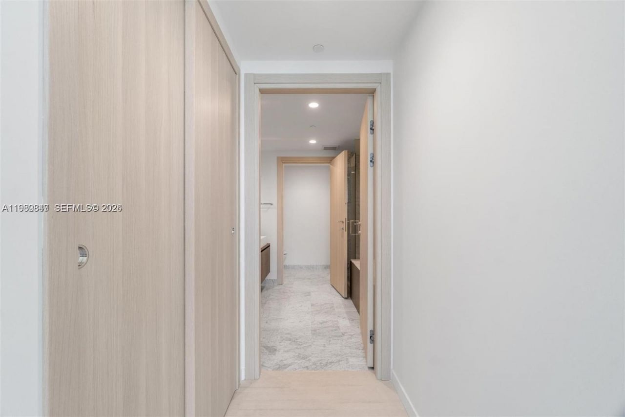 1000 Brickell Plz , Unit 3310, Miami, FL 33131 Photo