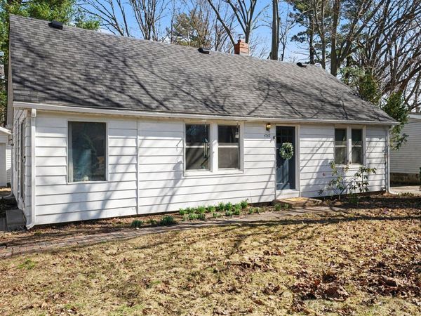 4749 Wil-O-Paw Drive, Coloma, MI 49038