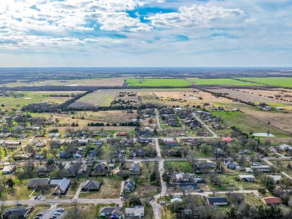 215 N 4th Street , Celeste, TX 75423