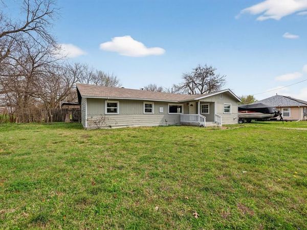 130 Center Street, Nevada, TX 75173