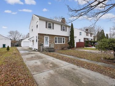 609 Everett Drive, Lansing, MI 48915