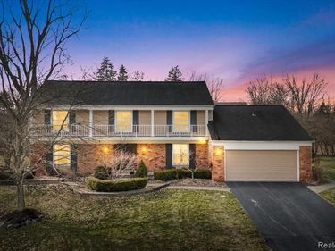 31065 Old Stage Road, Beverly Hills Vlg, MI 48025