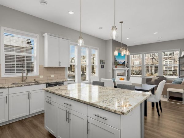 8130 Central Park Way N, Maple Grove, MN 55369