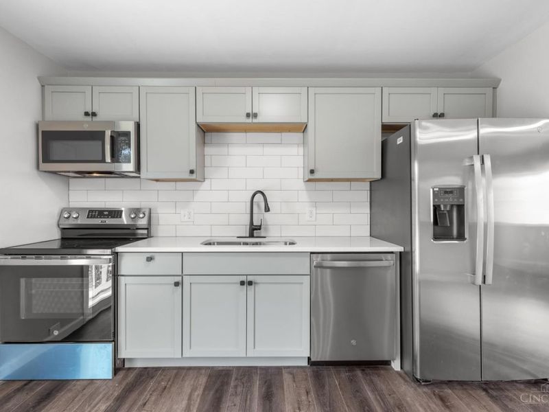 2043 E Teralta Circle, Cincinnati, OH 45211 Photo 12