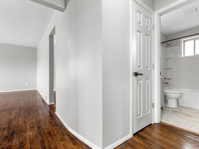 2043 E Teralta Circle, Cincinnati, OH 45211 Photo 17