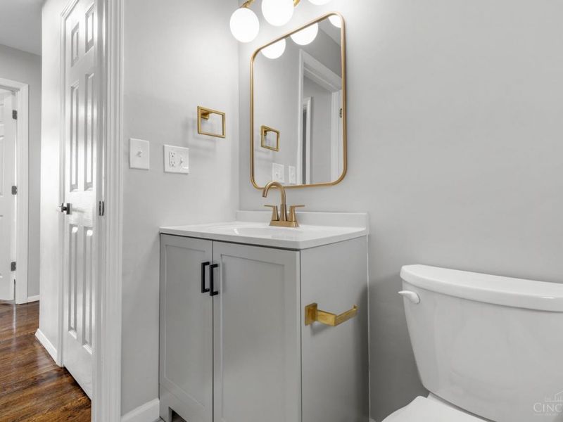 2043 E Teralta Circle, Cincinnati, OH 45211 Photo 19