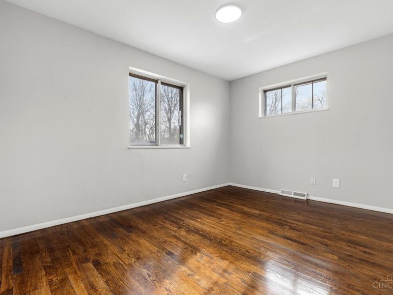 2043 E Teralta Circle, Cincinnati, OH 45211 Photo 23