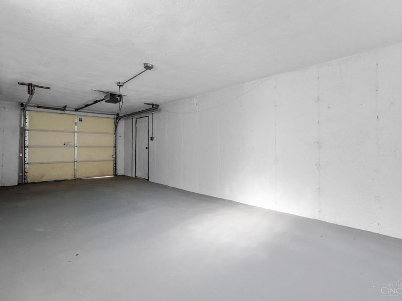 2043 E Teralta Circle, Cincinnati, OH 45211 Photo 28