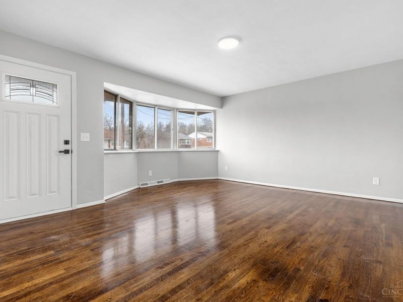 2043 E Teralta Circle, Cincinnati, OH 45211 Photo 3