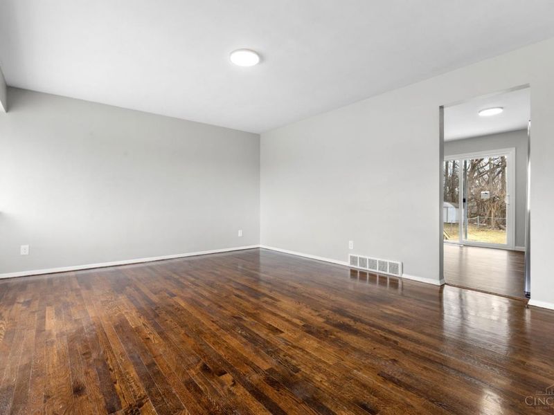 2043 E Teralta Circle, Cincinnati, OH 45211 Photo 4