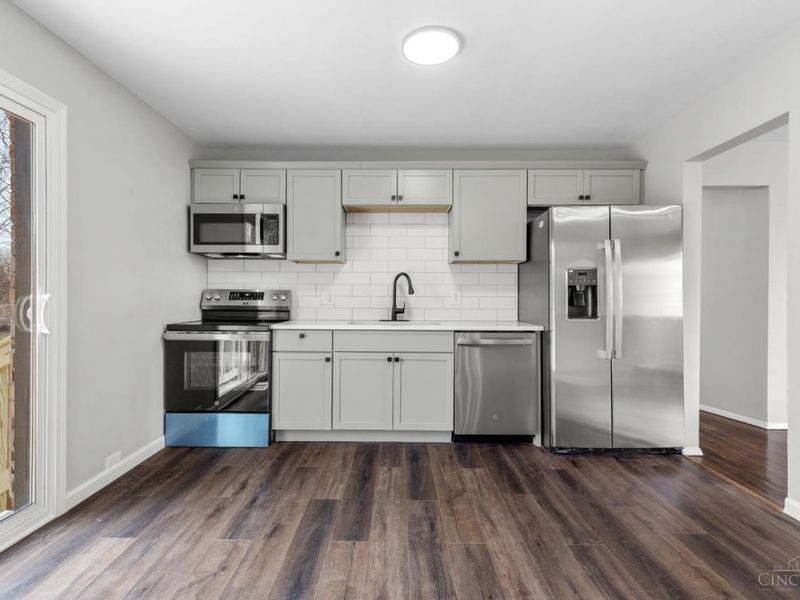 2043 E Teralta Circle, Cincinnati, OH 45211 Photo 8