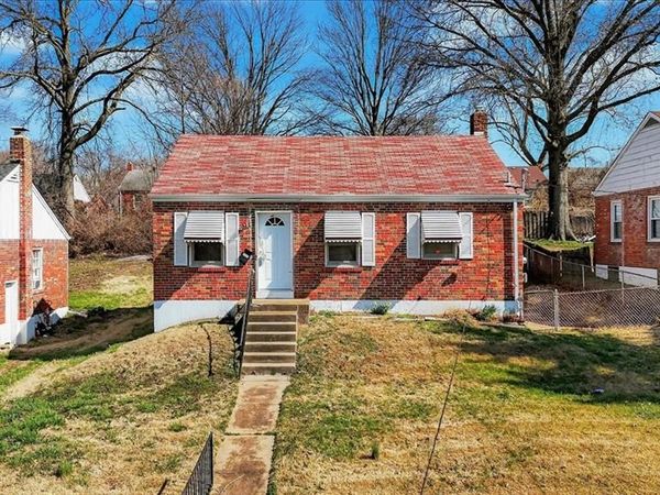 2425 Shirley Avenue , Jennings, MO 63136