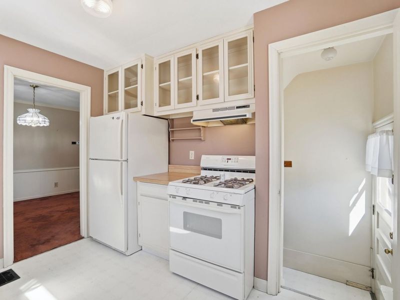 827 Snowhill Boulevard, Springfield, OH 45504 Photo 15