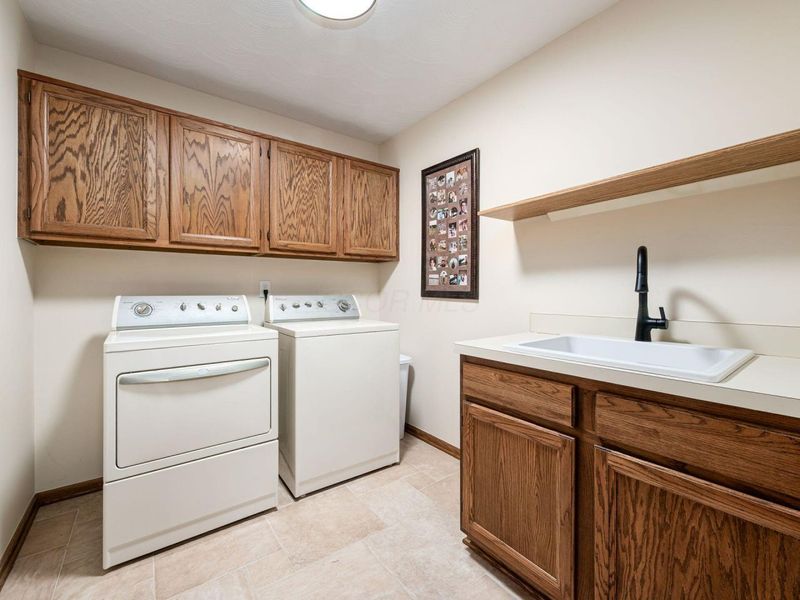 5733 Morlich Square , Dublin, OH 43017 Photo 12