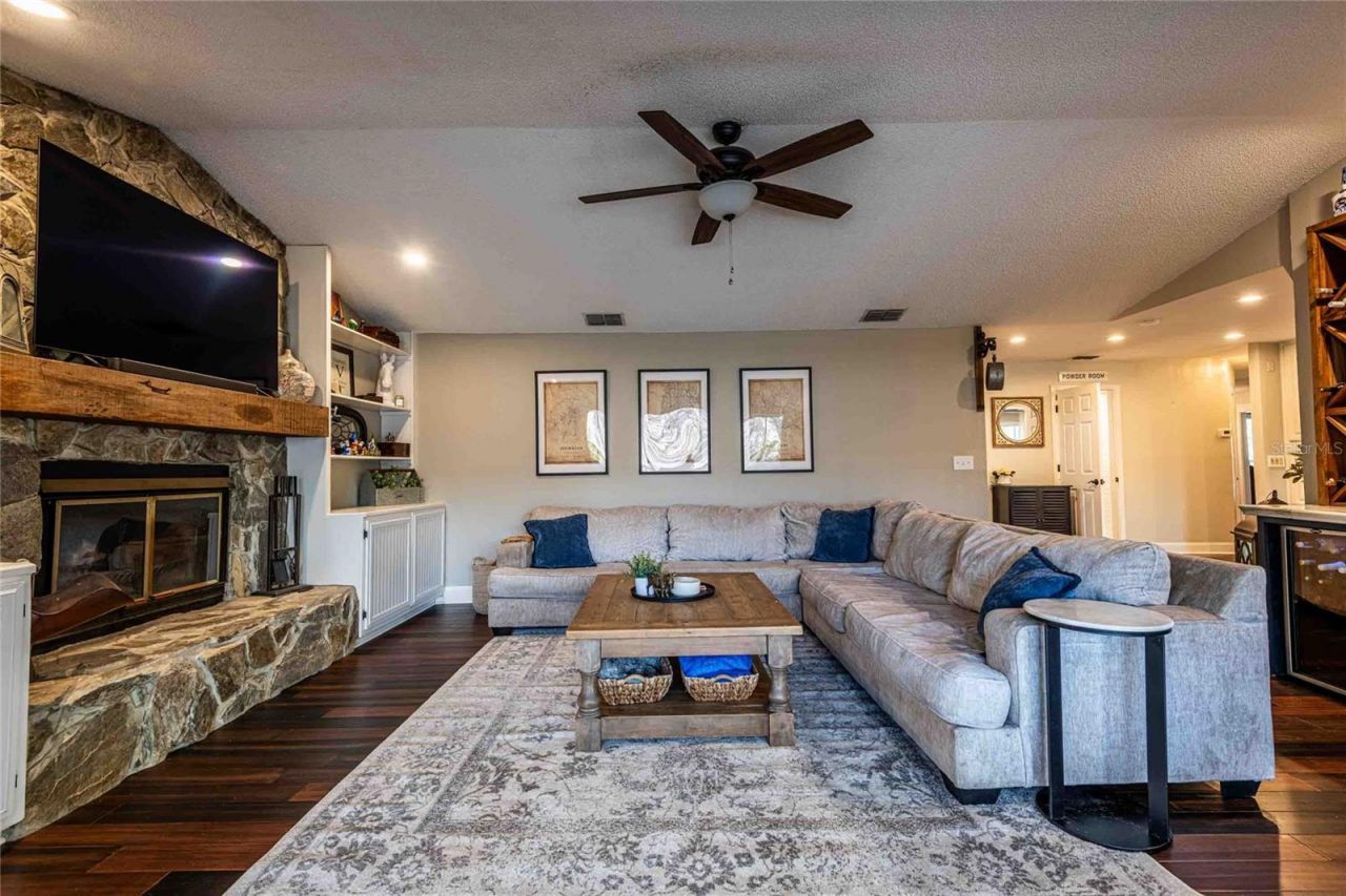 1857 Castle Woods Drive , Clearwater, FL 33759 Photo