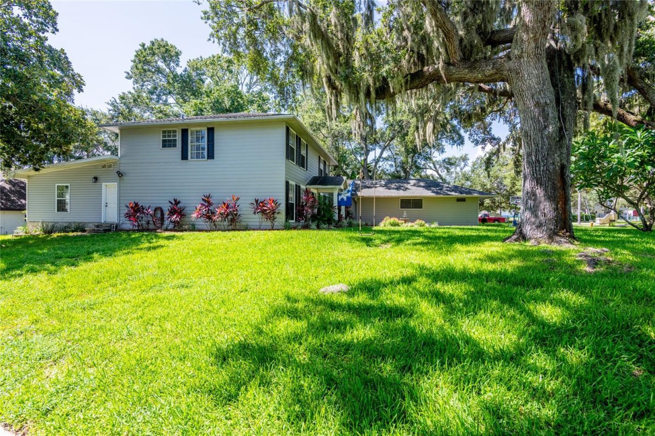 1857 Castle Woods Drive , Clearwater, FL 33759 Photo