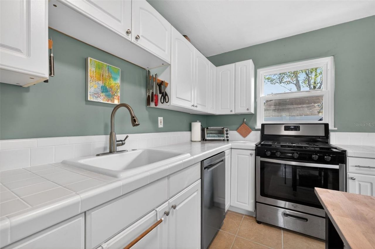 1246 37th Avenue N, Saint Petersburg, FL 33704 Photo